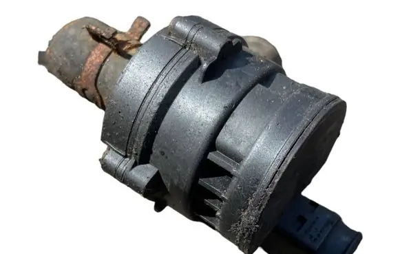 Volkswagen Touran I Water pump