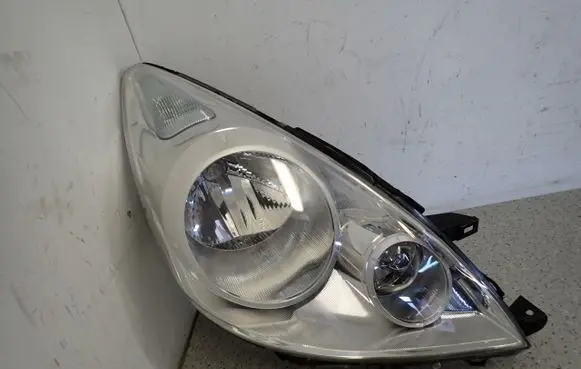 Nissan Note (E11) Headlight/headlamp 26010BH10A