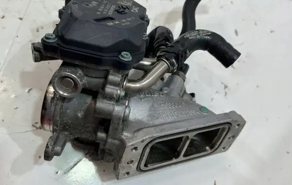 Volkswagen Golf VII Throttle valve 04L128063M | 888.112.730
