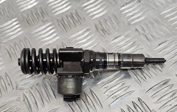 Audi A4 S4 B7 8E 8H Fuel injector 03G130073G 0414720404