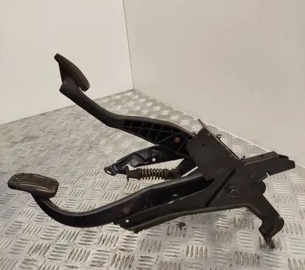 Volvo V70 Pedal assembly 3524406