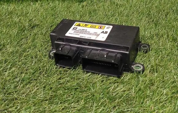 Chevrolet Orlando Airbag control unit/module 13585613