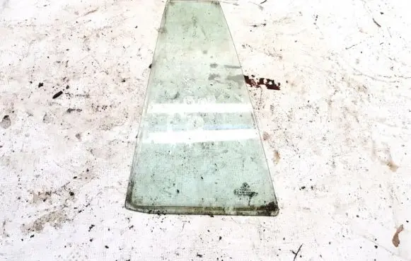 BMW 3 E36 Rear vent window glass 