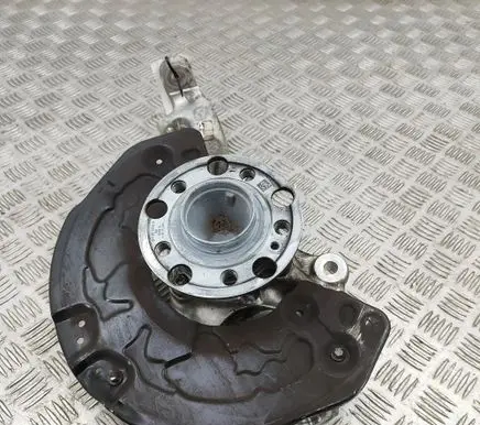 Mercedes-Benz C W206 Front wheel hub A0004216900 A2233340200