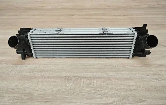 BMW 4 G22 G23 G24 G26 Intercooler radiator 8592701