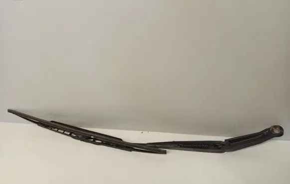 Honda CR-V Front wiper blade arm