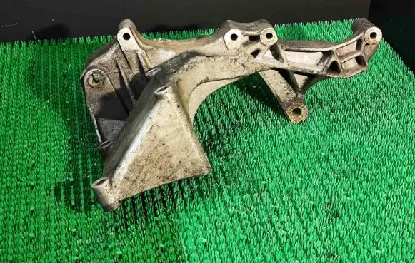 Generator/alternator bracket