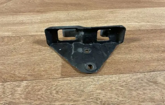 Toyota Avensis T250 Headlight/headlamp mounting bracket 