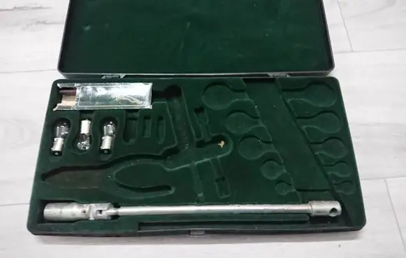 Jaguar XJ X40 Tool box IAGUAA