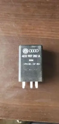 Audi A4 S4 B5 8D Glow plug pre-heat relay 4E0907282A