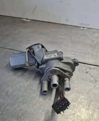 Volkswagen Transporter - Caravelle T5 Sliding door latching motor 7H0843766F