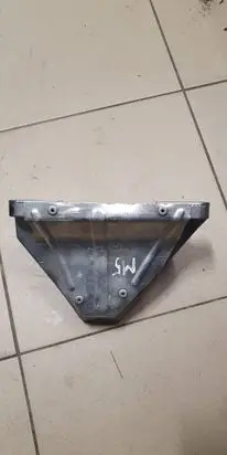 BMW 5 F10 F11 Engine mounting bracket 6777624