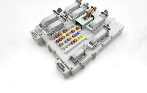 Ford Connect Fuse module DV6T14A073SL