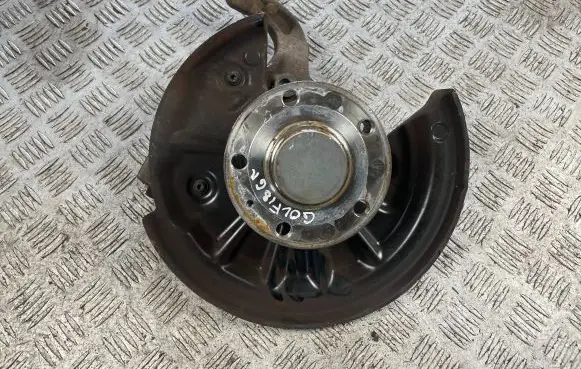 Volkswagen Golf VIII Rear wheel hub