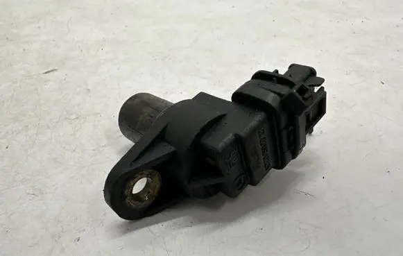 Mercedes-Benz E W210 Camshaft position sensor A0031539728