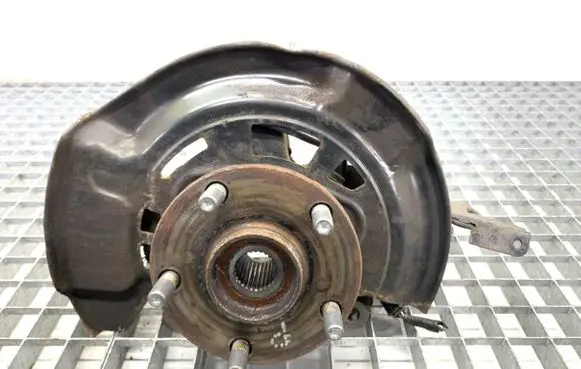 Toyota Avensis T270 Front wheel hub spindle knuckle