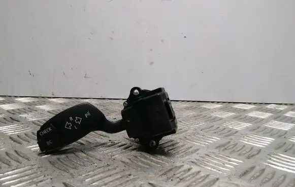 BMW 5 E60 E61 Indicator stalk 6924103K