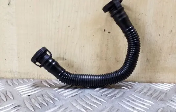 Audi TT TTS Mk2 Breather hose/pipe 06F03221E