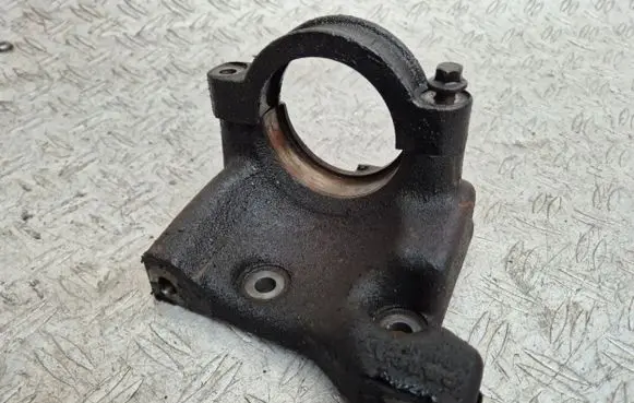 Volvo C30 Driveshaft support bearing bracket 30759681 30759581