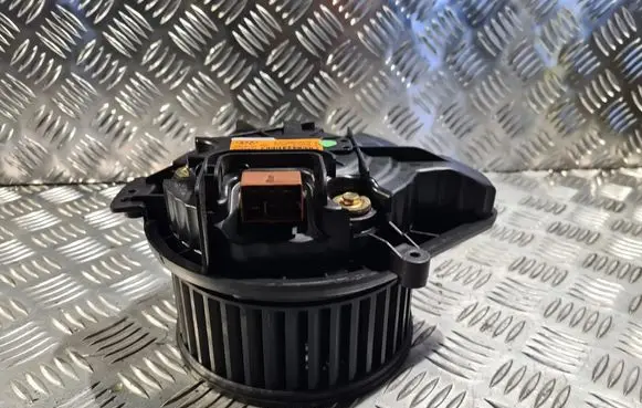 Audi A4 S4 B6 8E 8H Heater fan/blower