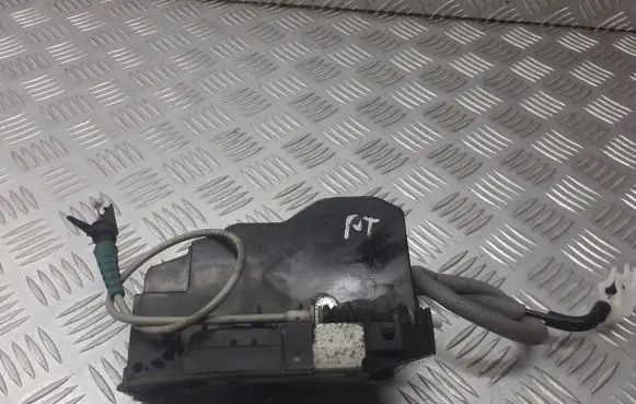 BMW 1 E81 E87 Rear door lock 7167076