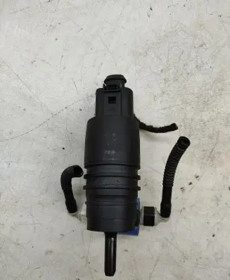 Volkswagen Tiguan Windscreen/windshield washer pump E13021168 1J0973722