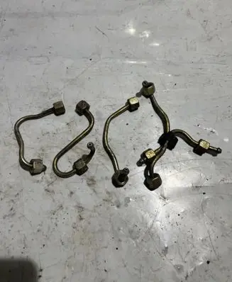 Suzuki Grand Vitara I Fuel injector supply line/pipe 
