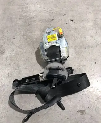 Hyundai i40 Front seatbelt 888103Z000 888203Z000