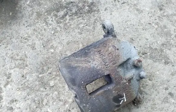 Nissan Primera Front brake caliper