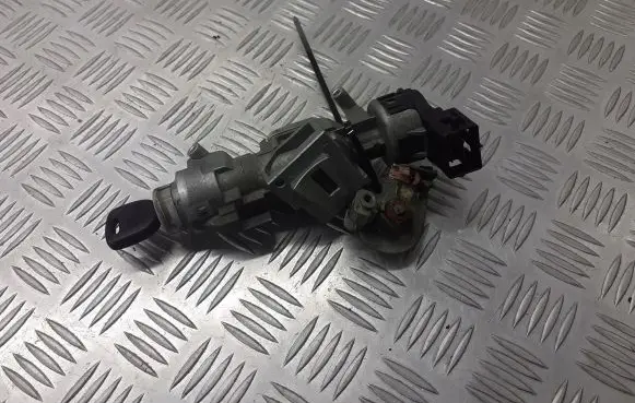 Mazda 3 I Ignition lock 3M51-3F880-AA