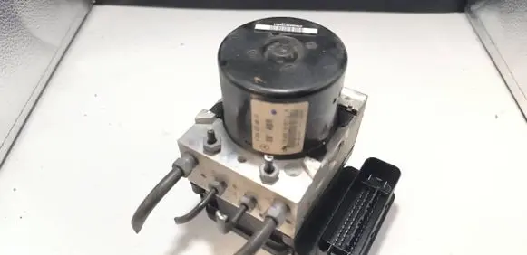Mercedes-Benz C W204 ABS Pump A2044316912