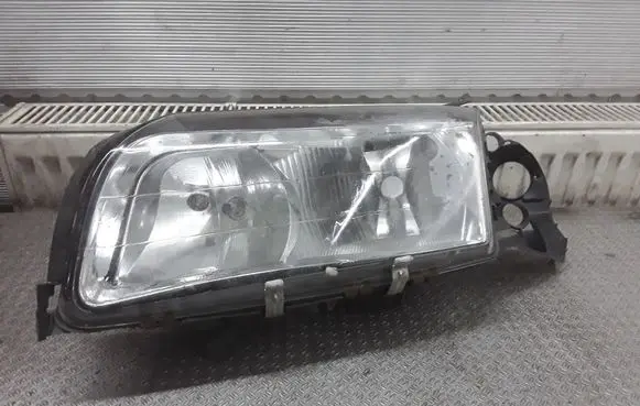 Volvo S80 Headlight/headlamp 8678546