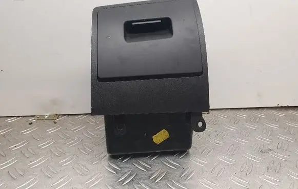 BMW 5 E60 E61 Glove box 5853001