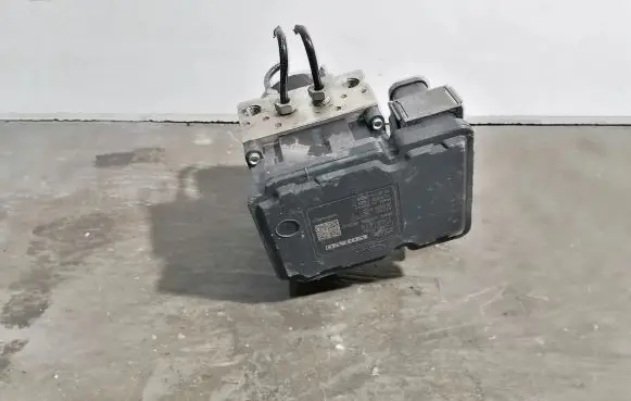 Volvo XC60 ABS Pump 30681619