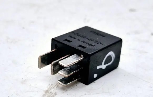 Volvo V50 Other relay 9441161 00W19 A4001X40