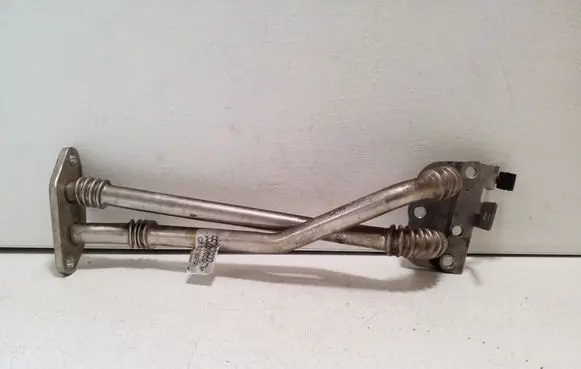 Engine coolant pipe/hose