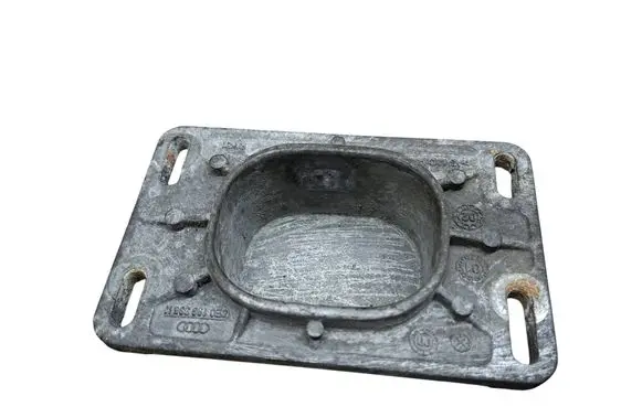 Audi A4 S4 B7 8E 8H Engine mounting bracket 8E0199335K