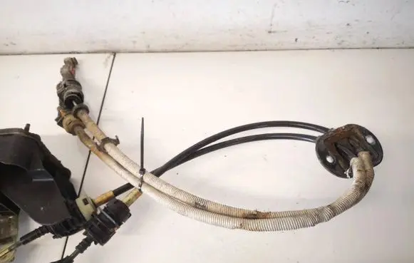 Ford Mondeo Mk III Gear shift cable linkage