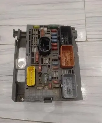 Peugeot 308 BSM Control unit 9666700480