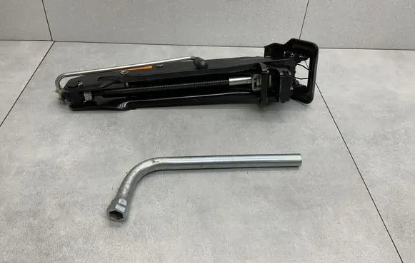Audi Q5 SQ5 8R Lift Jack 8R0011031 8N0012219