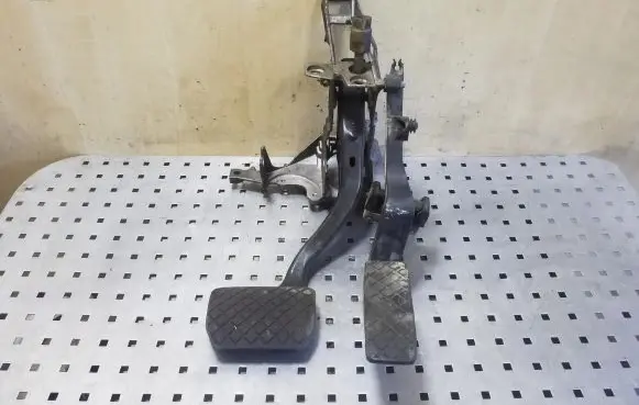 Audi A6 S6 C5 4B Pedal assembly 8D1721117D 8D1721506
