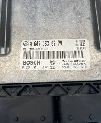 Mercedes-Benz E W211 Engine control unit/module A6471530779 1039S00570 0281011332
