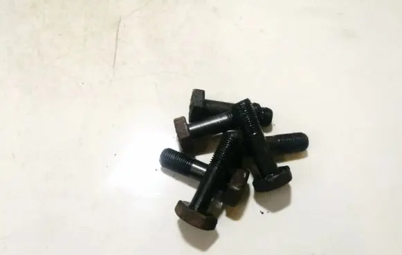 Alfa Romeo GT Nuts/bolts 