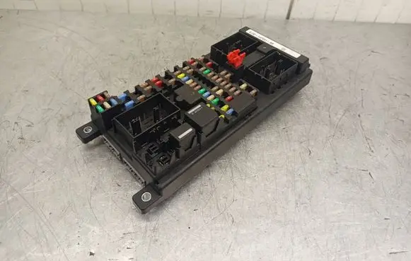 Land Rover Evoque I Fuse module GJ3214F041AB