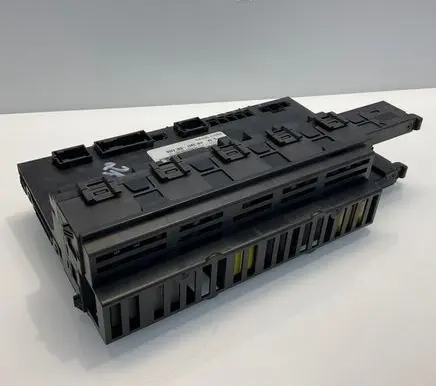 Mercedes-Benz E W211 SAM control unit 2115458701 5DK00804758 A2115458701