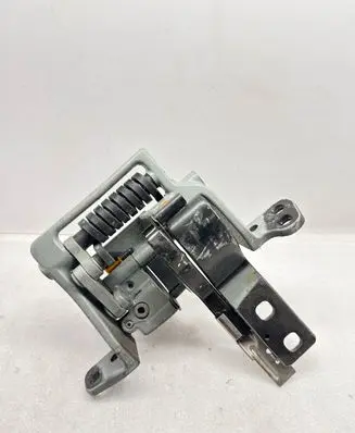 BMW 5 E60 E61 Tailgate/trunk/boot hinge 7061383