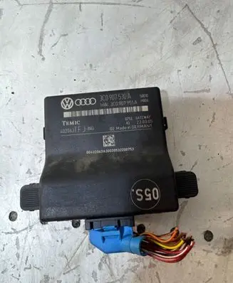 Volkswagen PASSAT B6 Gateway control module 3C0907951A 3C0907530A