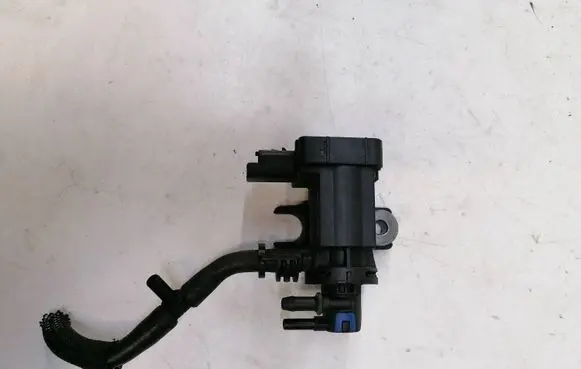 Ford Kuga II Turbo solenoid valve 9808206880