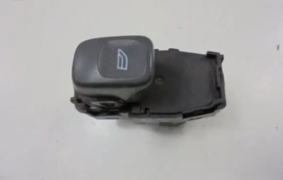 Volvo V70 Electric window control switch 9472275