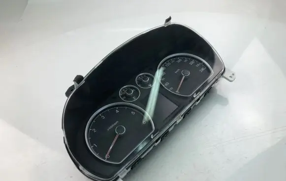 Hyundai i30 Speedometer (instrument cluster) 940032R240